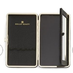 Dollup Magnetic Beauty Case